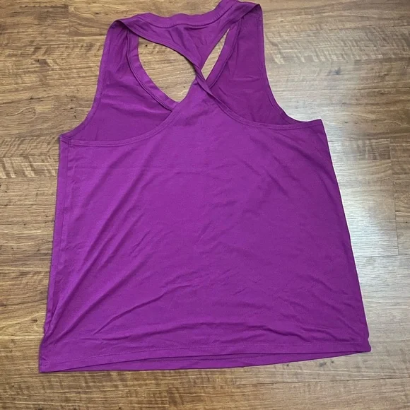Old Navy Active Tank Top - Picture 2 of 3